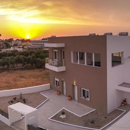 On The Breeze 1 Apartment Kos Town Luaran gambar
