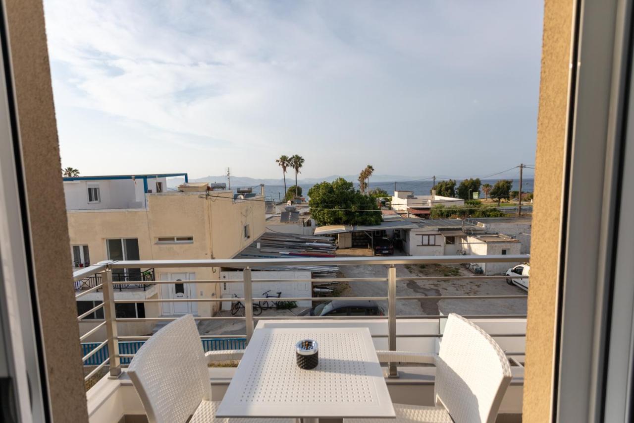 On The Breeze 1 Apartment Kos Town Luaran gambar