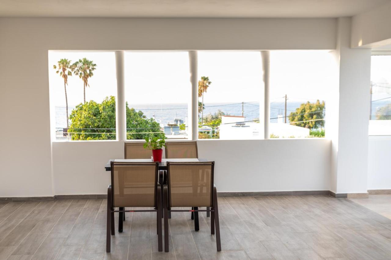 On The Breeze 1 Apartment Kos Town Luaran gambar